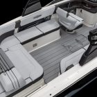 2025-chaparral-30-surf-cockpit-seating (1)