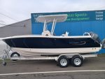 2025 Robalo R230 - Image 4