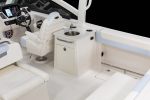 2026 Robalo R257 Dual Console - Image 6