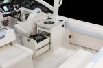 2026 Robalo R257 Dual Console - Image 7