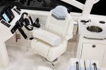 2026 Robalo R257 Dual Console - Image 12