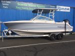 2023 Robalo R247 Dual Console - Image 3
