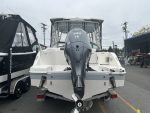 2023 Robalo R247 Dual Console - Image 6