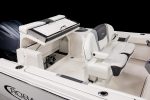 2025 Robalo R230 - Image 14