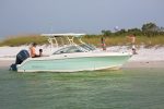 2023 Robalo R247 Dual Console - Image 4