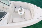 2023 Robalo R247 Dual Console - Image 8