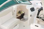 2023 Robalo R247 Dual Console - Image 12
