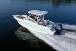 2023 Robalo R247 Dual Console - Image 18
