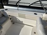 2016 Robalo R207 - Image 9
