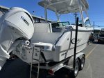 2027 Robalo R237 Dual Console - Image 9