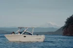 2027 Robalo R237 Dual Console - Image 24